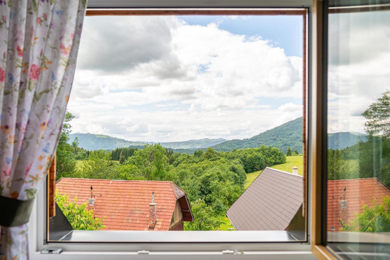 Apartmany Pod Rozsutcom - Zatkov Dvor - Prijazd Do Ubytovania Autom S Pohonom 4X4 Terchova Bagian luar foto