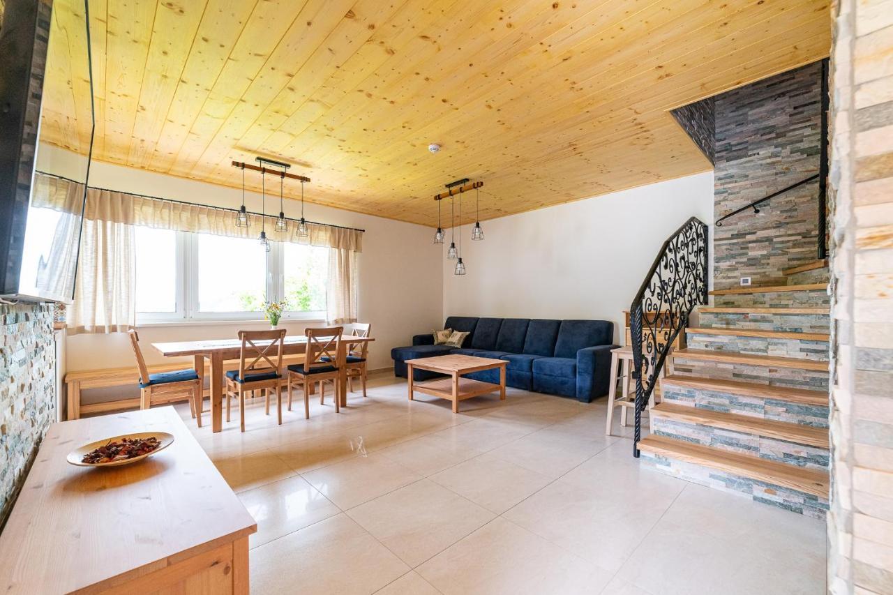 Apartmany Pod Rozsutcom - Zatkov Dvor - Prijazd Do Ubytovania Autom S Pohonom 4X4 Terchova Bagian luar foto