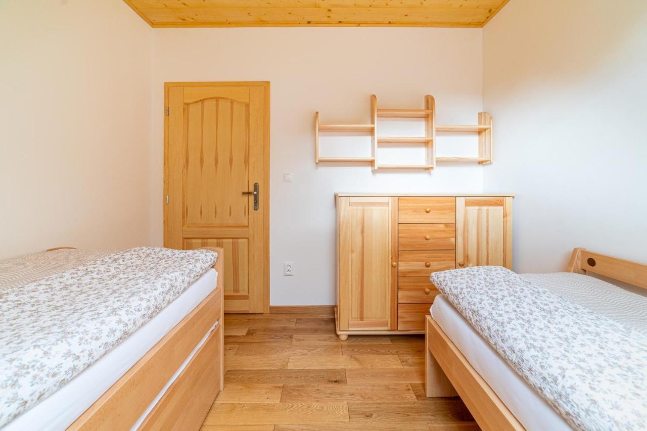 Apartmany Pod Rozsutcom - Zatkov Dvor - Prijazd Do Ubytovania Autom S Pohonom 4X4 Terchova Bagian luar foto