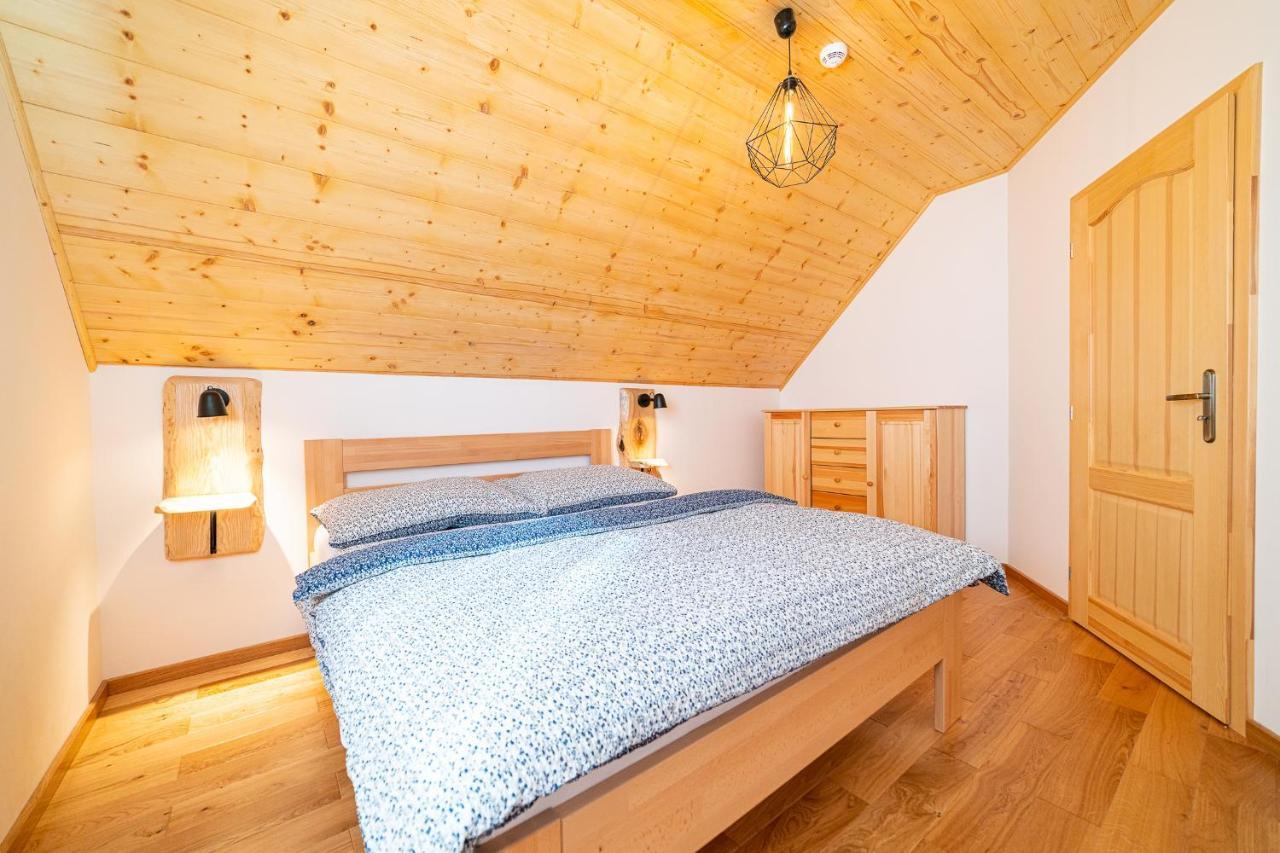 Apartmany Pod Rozsutcom - Zatkov Dvor - Prijazd Do Ubytovania Autom S Pohonom 4X4 Terchova Bagian luar foto