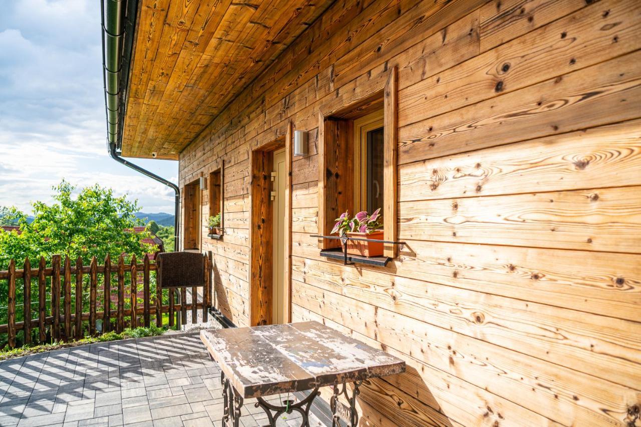 Apartmany Pod Rozsutcom - Zatkov Dvor - Prijazd Do Ubytovania Autom S Pohonom 4X4 Terchova Bagian luar foto