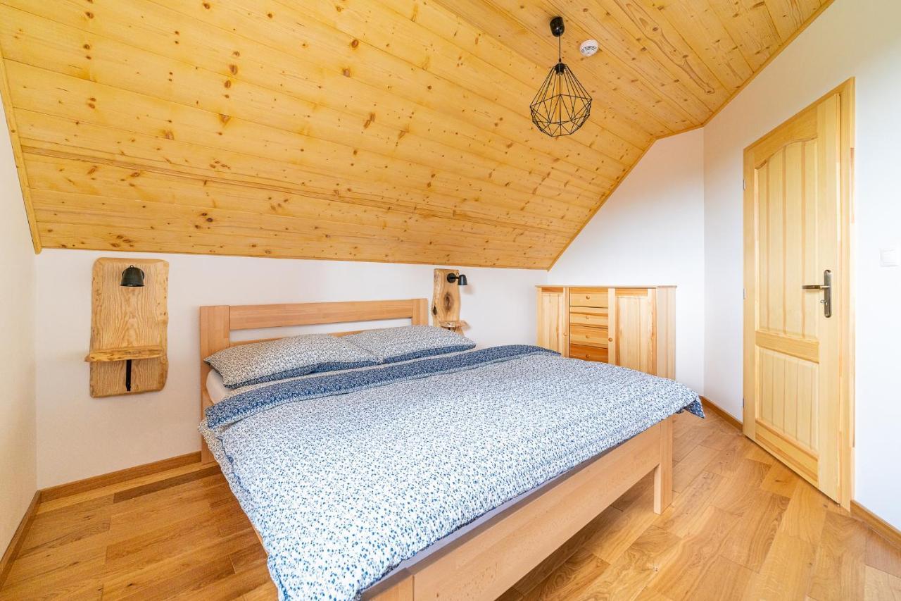 Apartmany Pod Rozsutcom - Zatkov Dvor - Prijazd Do Ubytovania Autom S Pohonom 4X4 Terchova Bagian luar foto