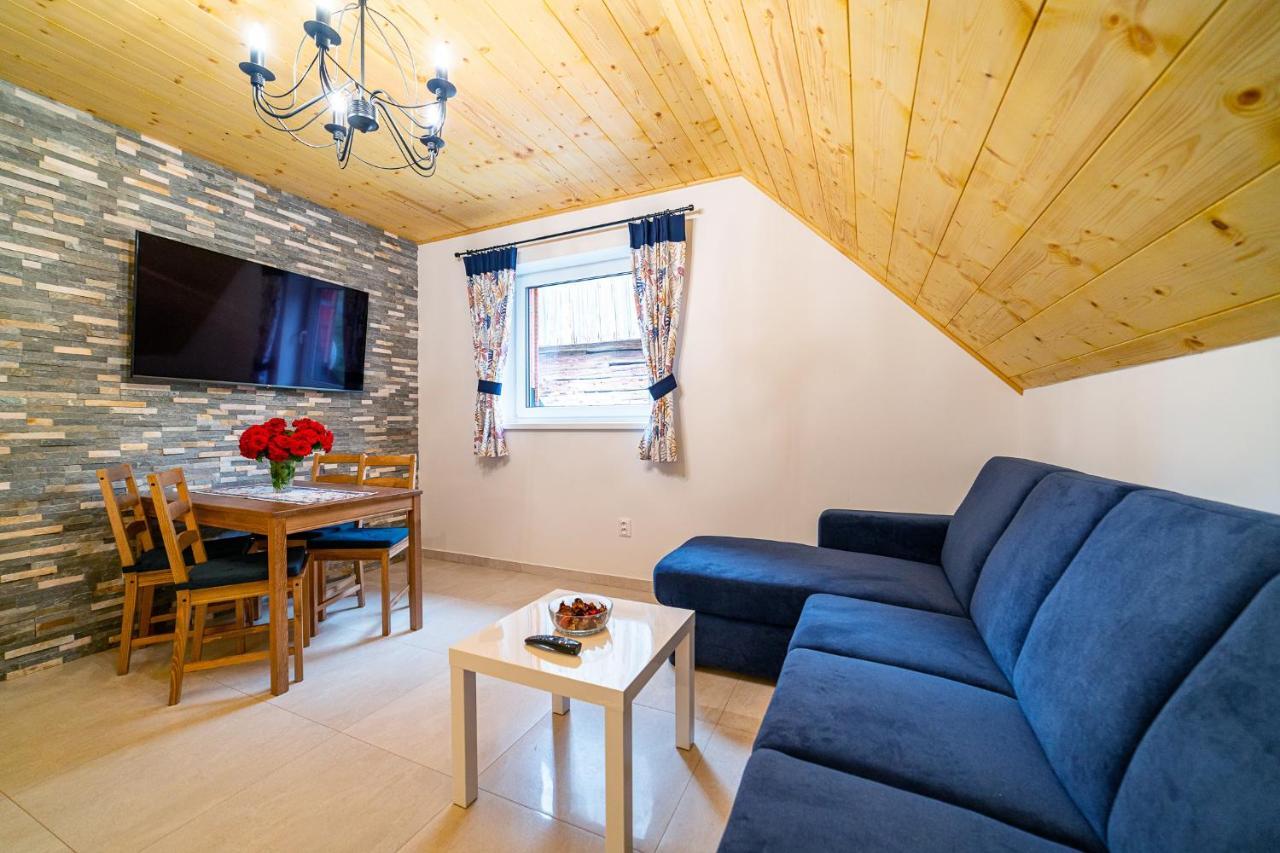 Apartmany Pod Rozsutcom - Zatkov Dvor - Prijazd Do Ubytovania Autom S Pohonom 4X4 Terchova Bagian luar foto