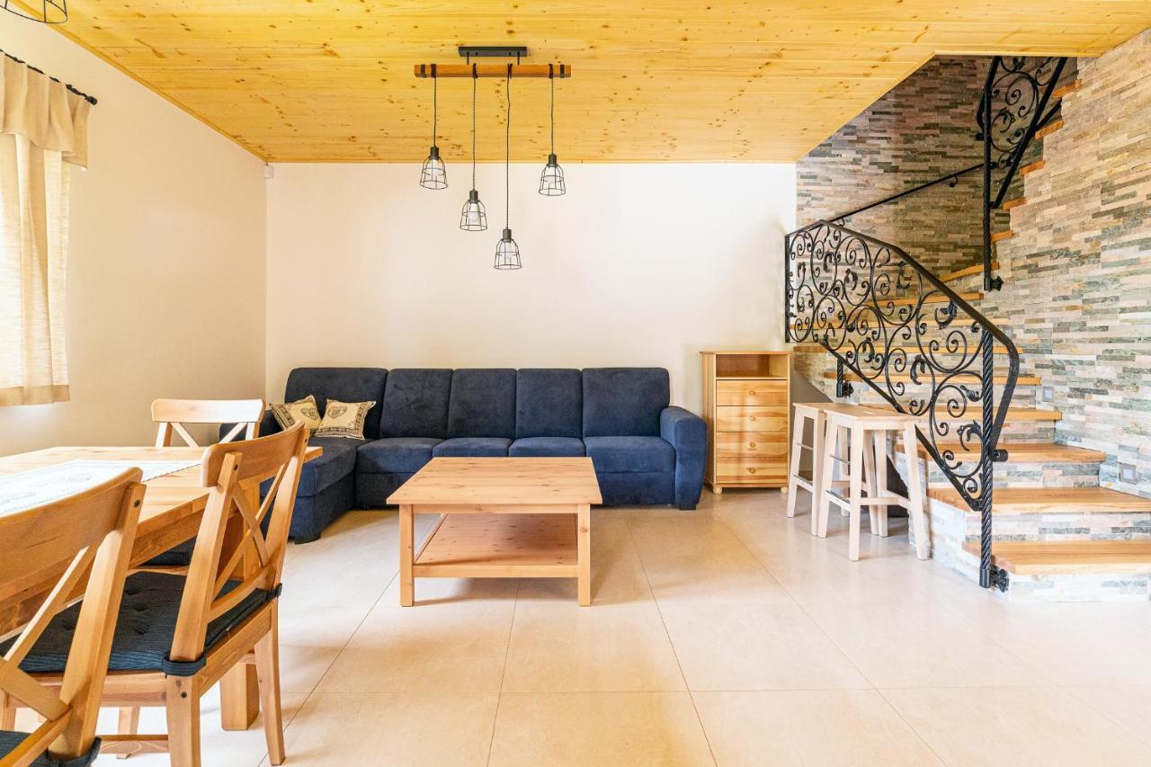 Apartmany Pod Rozsutcom - Zatkov Dvor - Prijazd Do Ubytovania Autom S Pohonom 4X4 Terchova Bagian luar foto