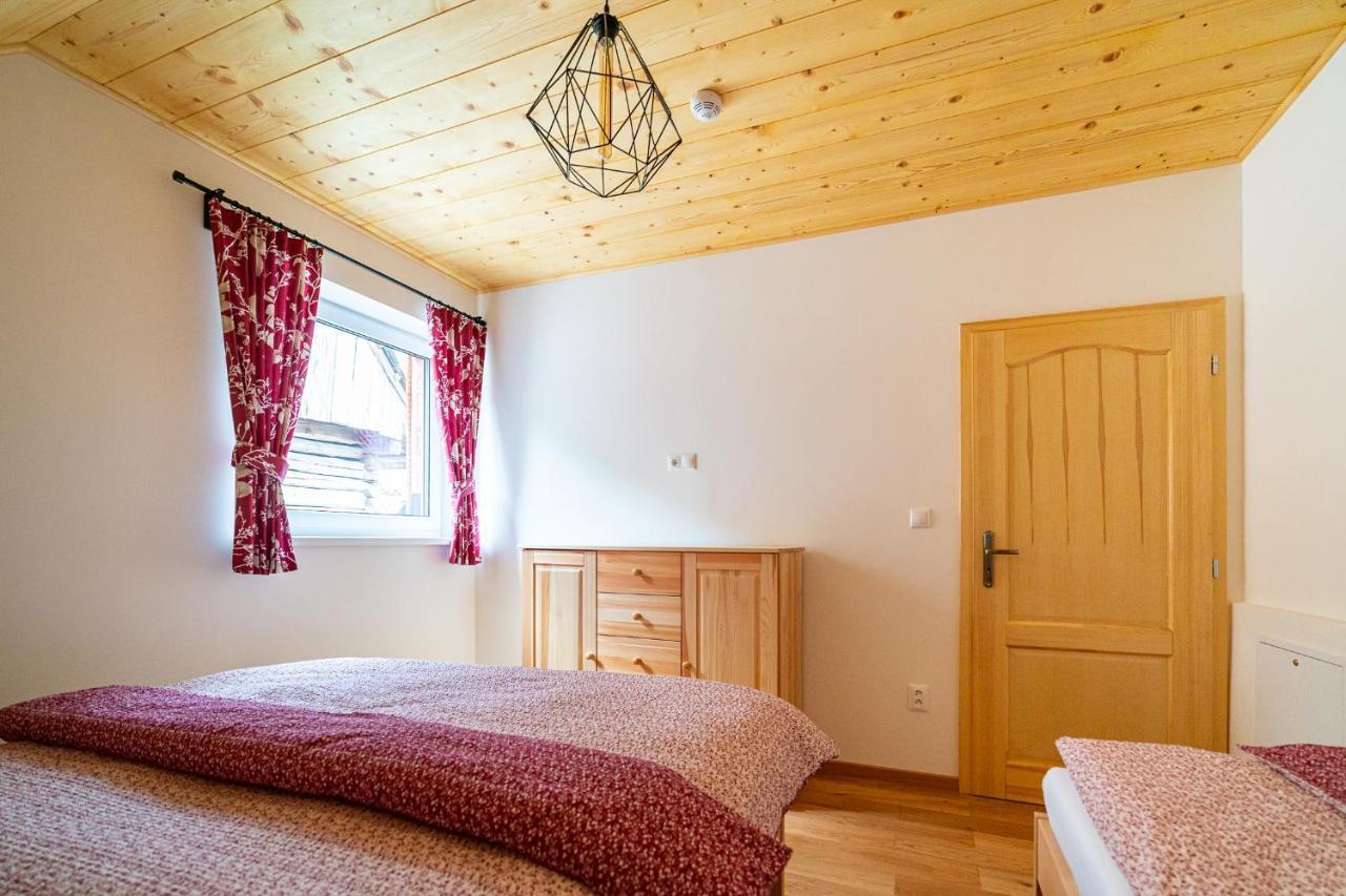 Apartmany Pod Rozsutcom - Zatkov Dvor - Prijazd Do Ubytovania Autom S Pohonom 4X4 Terchova Bagian luar foto