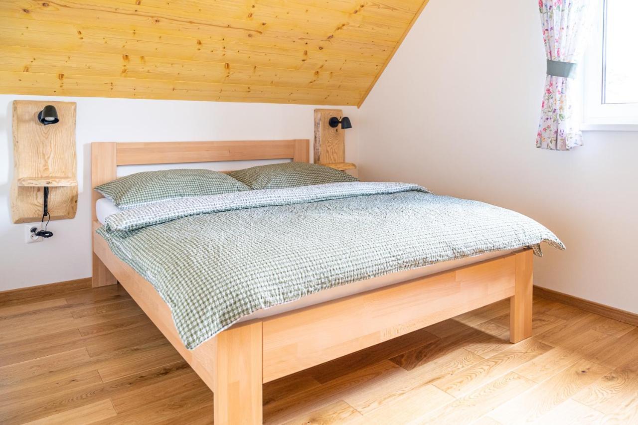Apartmany Pod Rozsutcom - Zatkov Dvor - Prijazd Do Ubytovania Autom S Pohonom 4X4 Terchova Bagian luar foto