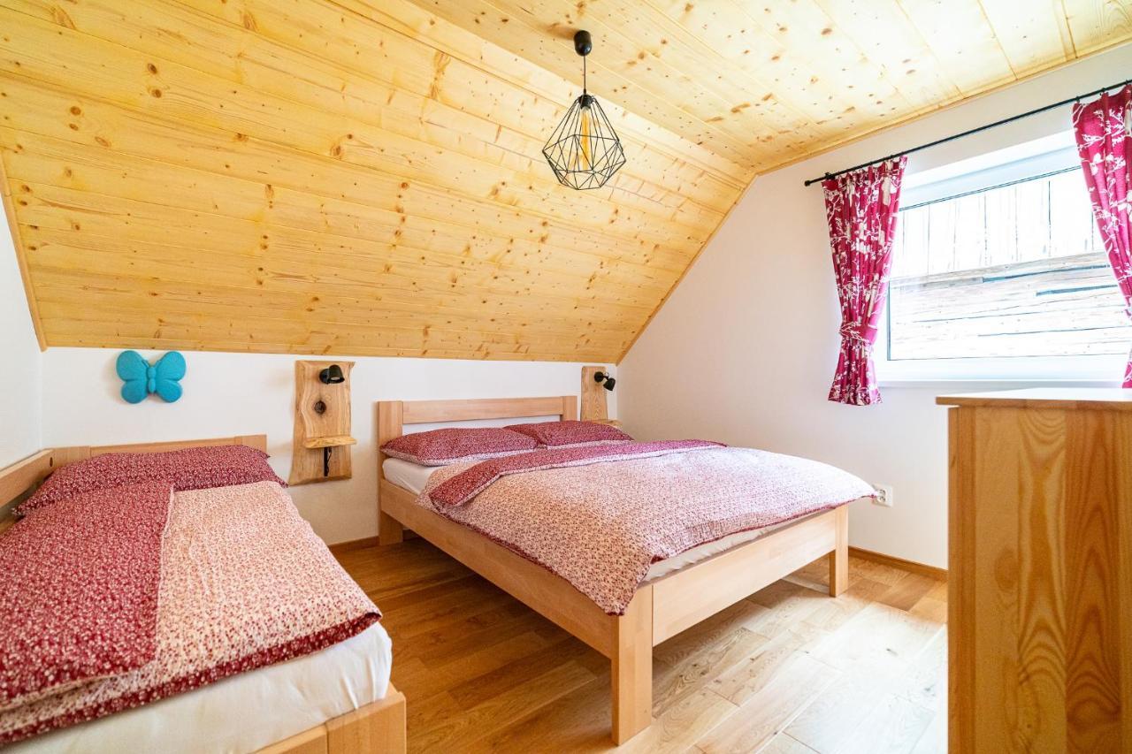 Apartmany Pod Rozsutcom - Zatkov Dvor - Prijazd Do Ubytovania Autom S Pohonom 4X4 Terchova Bagian luar foto